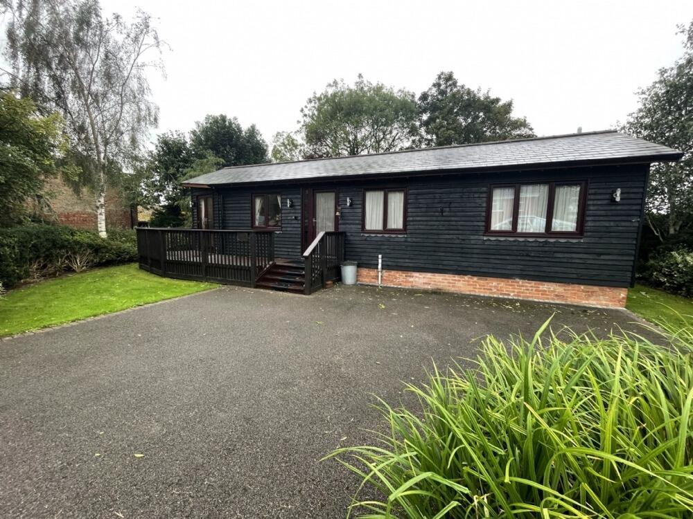 3 bed Detached bungalow for rent in Highbridge. From Allen Residential - Paulton