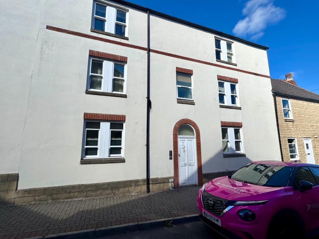 2 bed 1st Floor Flat for rent in Midsomer Norton. From Allen Residential - Paulton
