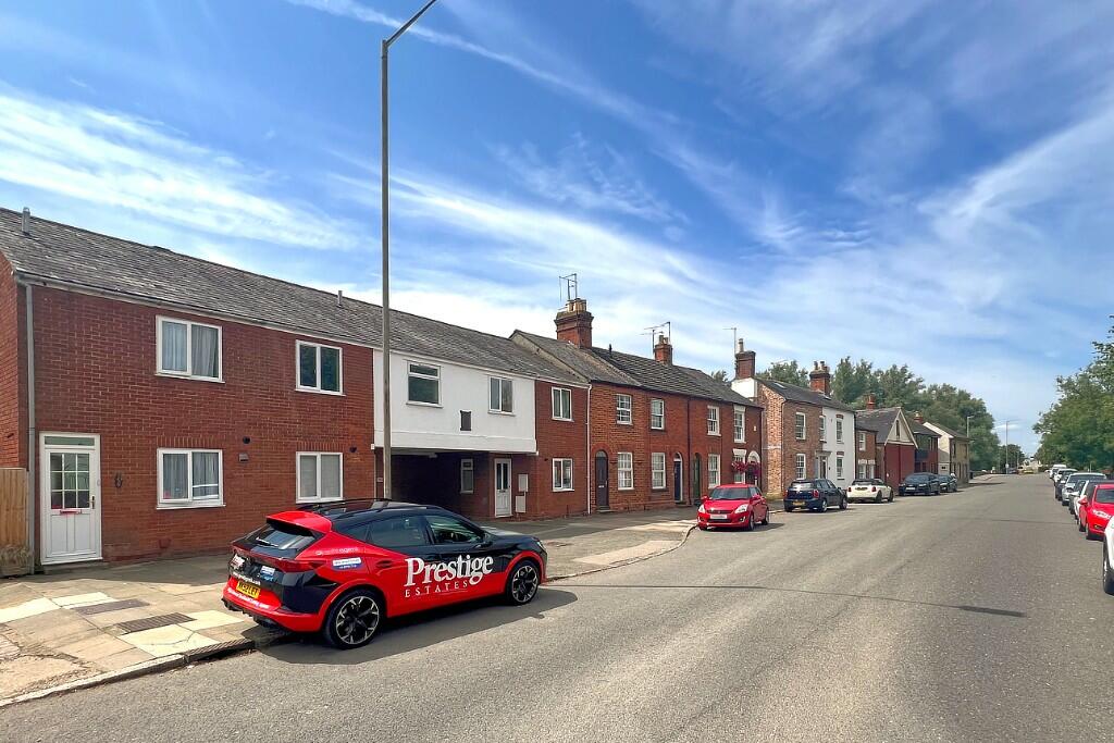 3 bed Mid Terraced House for rent in Old Stratford. From Prestige Estates - Milton Keynes 3 bed Mid Terraced House for rent in Old Stratford. From Prestige Estates - Milton Keynes