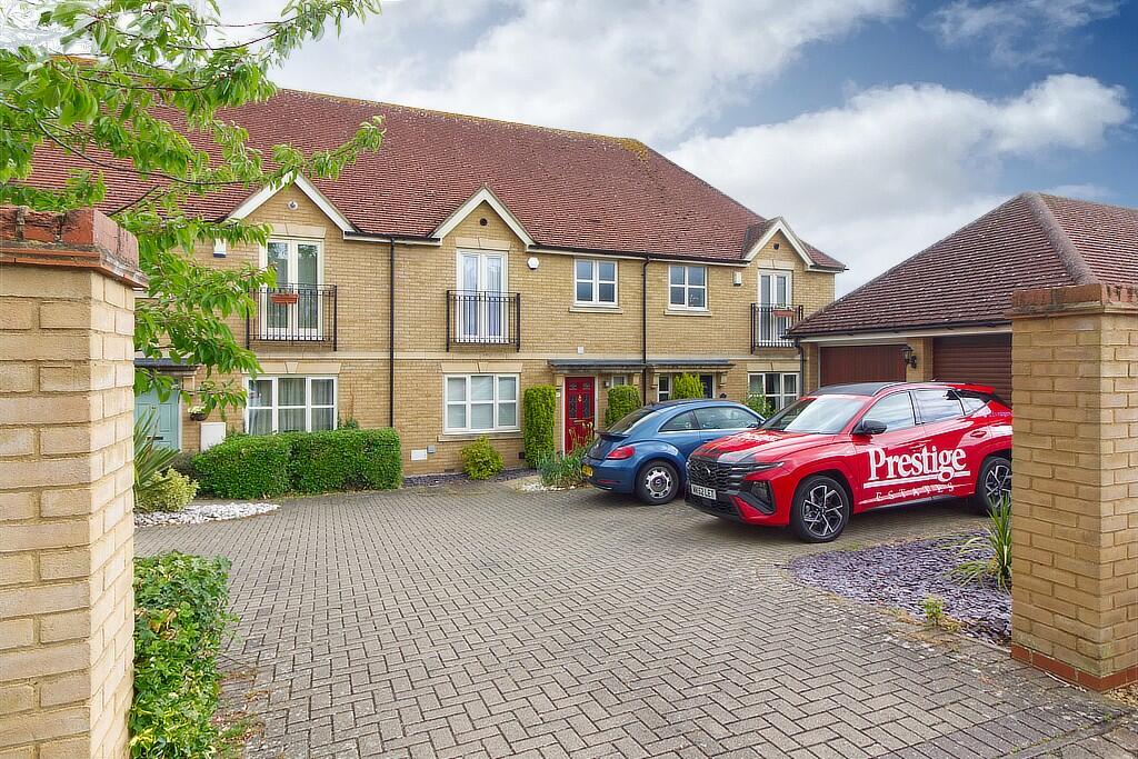 3 bed Mews for rent in Whaddon. From Prestige Estates - Milton Keynes 3 bed Mews for rent in Whaddon. From Prestige Estates - Milton Keynes
