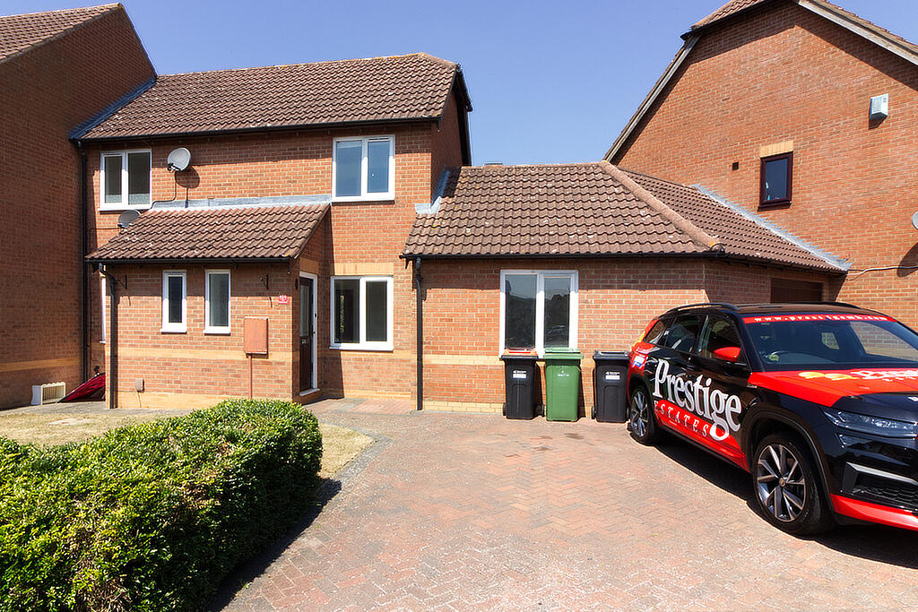 3 bed Semi Detached for rent in Wavendon. From Prestige Estates - Milton Keynes 3 bed Semi Detached for rent in Wavendon. From Prestige Estates - Milton Keynes