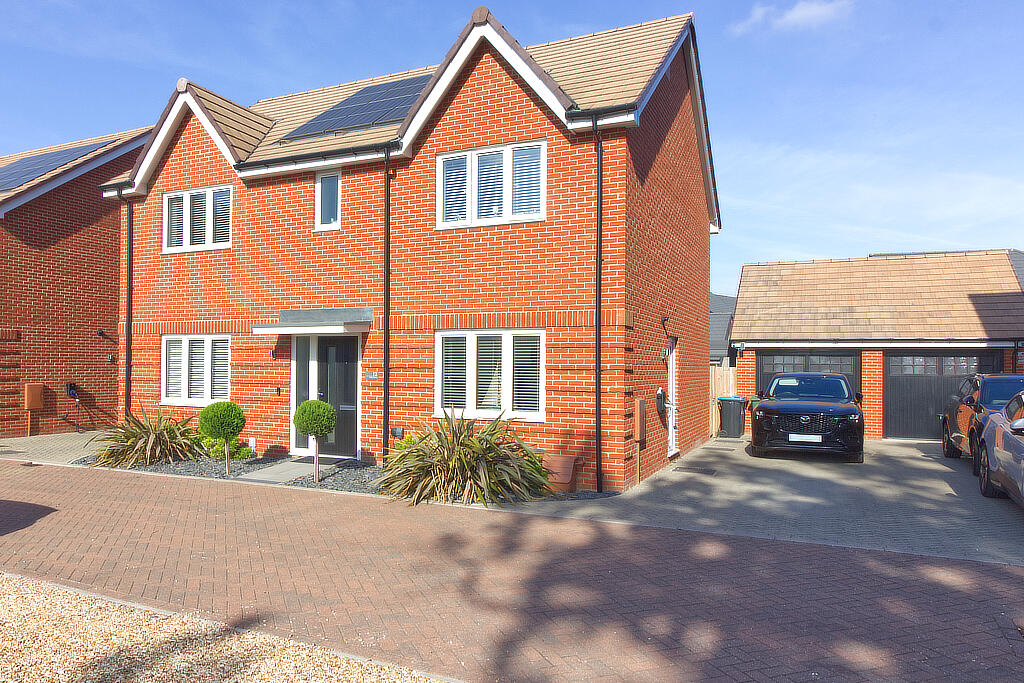 4 bed Detached for rent in Little Brickhill. From Prestige Estates - Milton Keynes 4 bed Detached for rent in Little Brickhill. From Prestige Estates - Milton Keynes