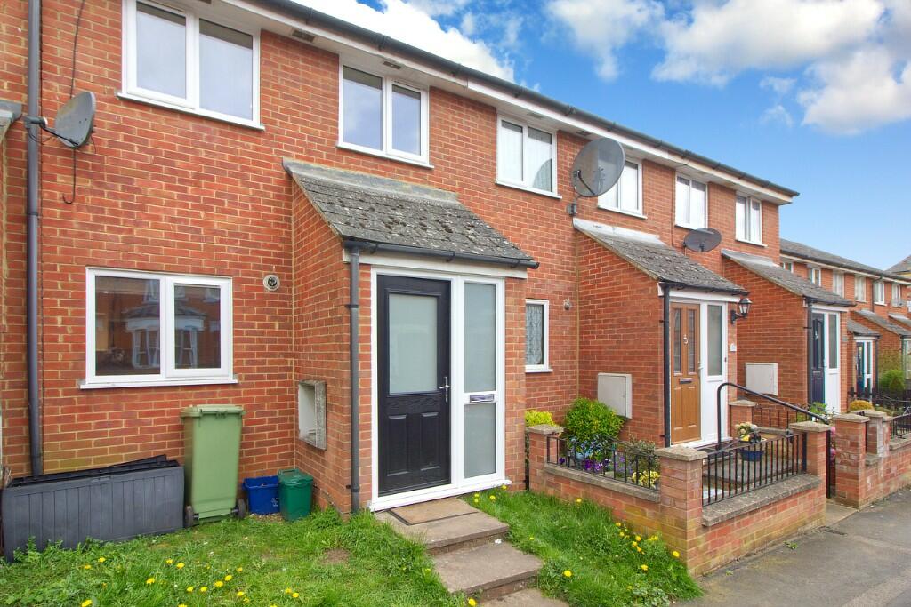 2 bed Mid Terraced House for rent in Haversham. From Prestige Estates - Milton Keynes