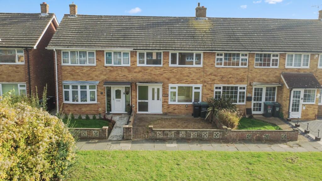 3 bed Mid Terraced House for rent in Gravesend. From Town and City Homes - Dartford 3 bed Mid Terraced House for rent in Gravesend. From Town and City Homes - Dartford
