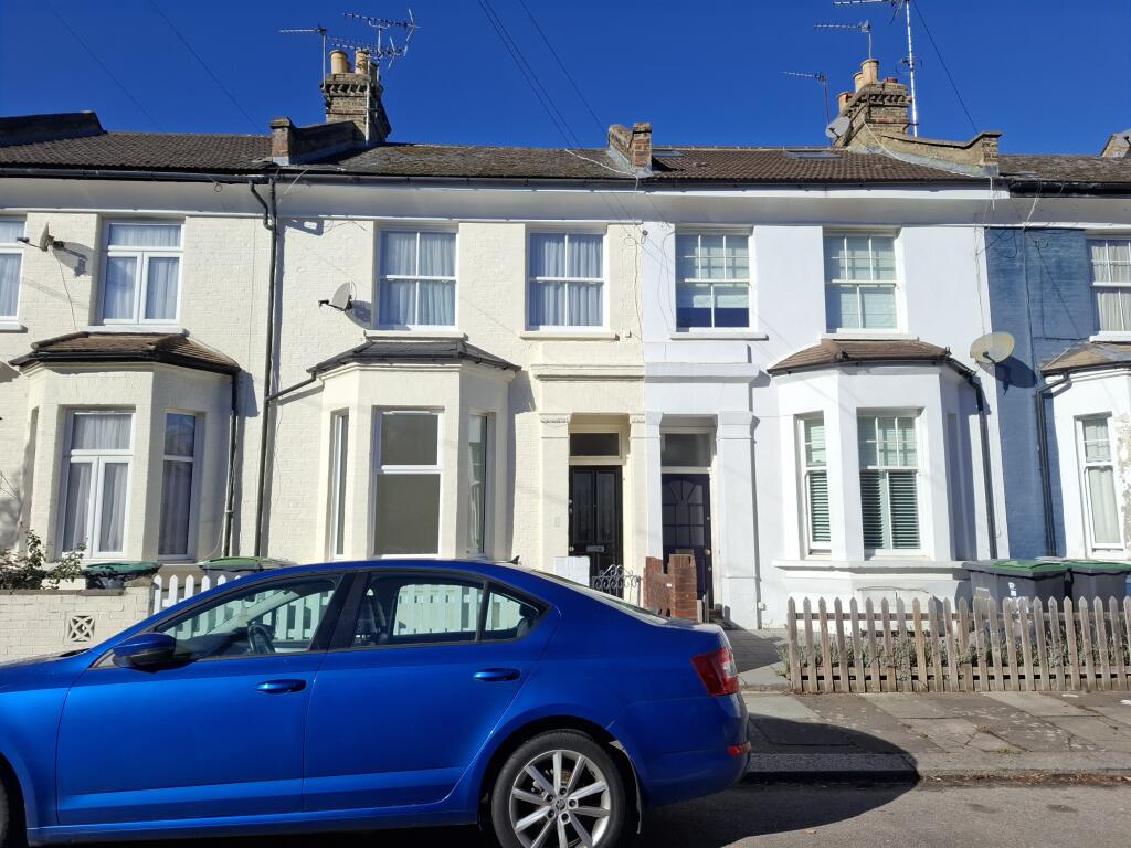 3 bed Mid Terraced House for rent in London. From Belvoir - Enfield 3 bed Mid Terraced House for rent in London. From Belvoir - Enfield