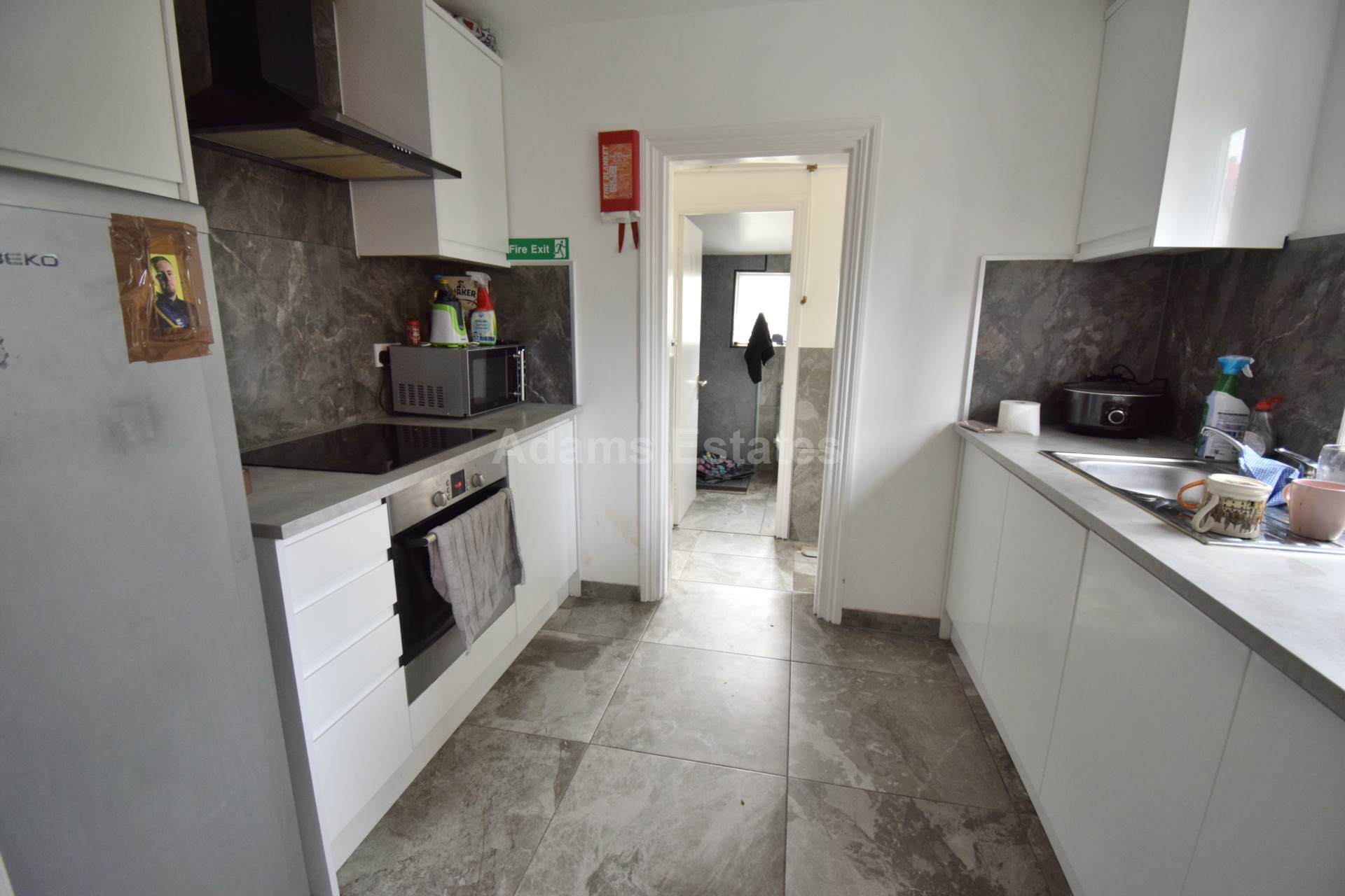 6 bed Mid Terraced House for rent in Reading. From Student Holmes - University Office