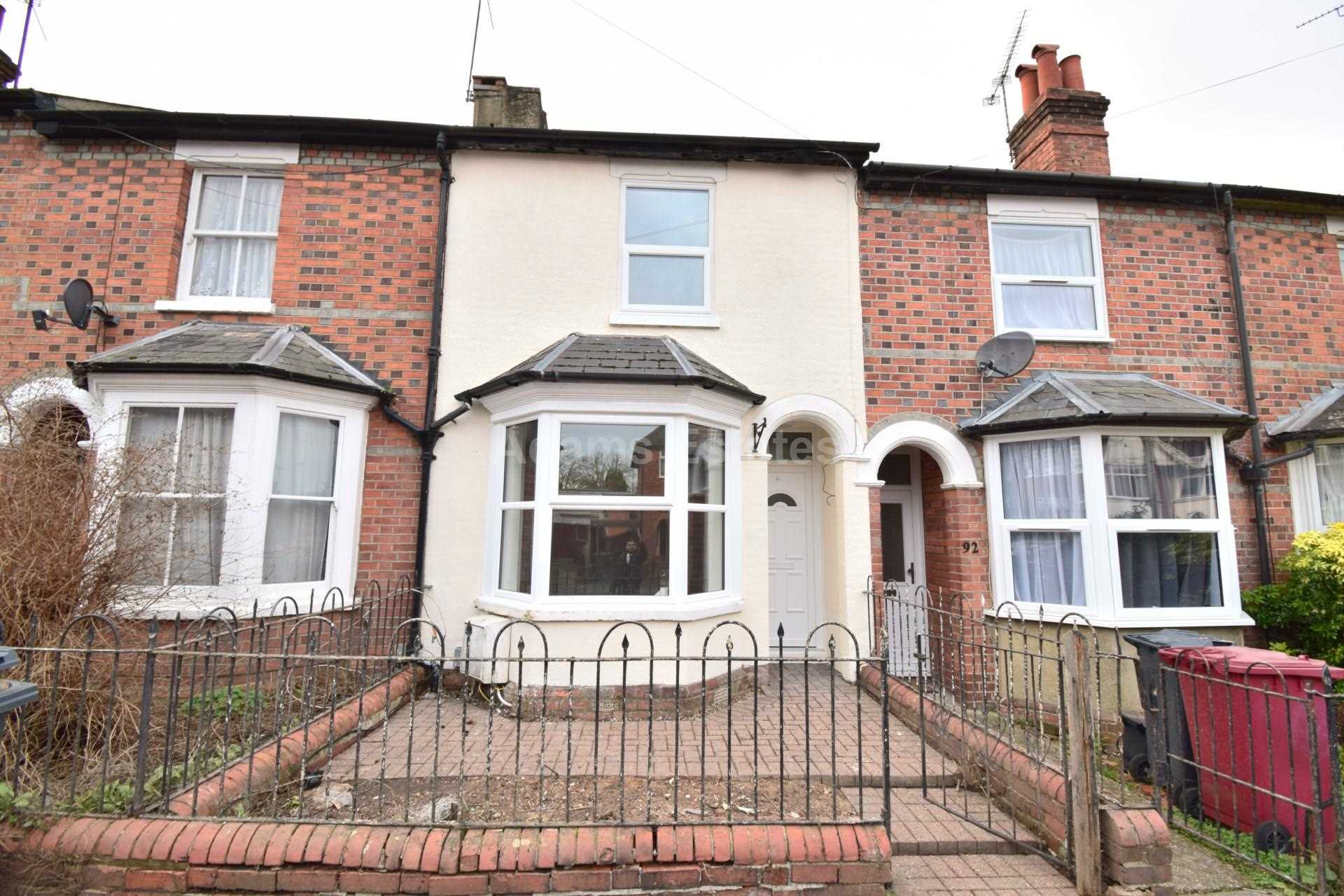 2 bed Mid Terraced House for rent in Reading. From Student Holmes - University Office