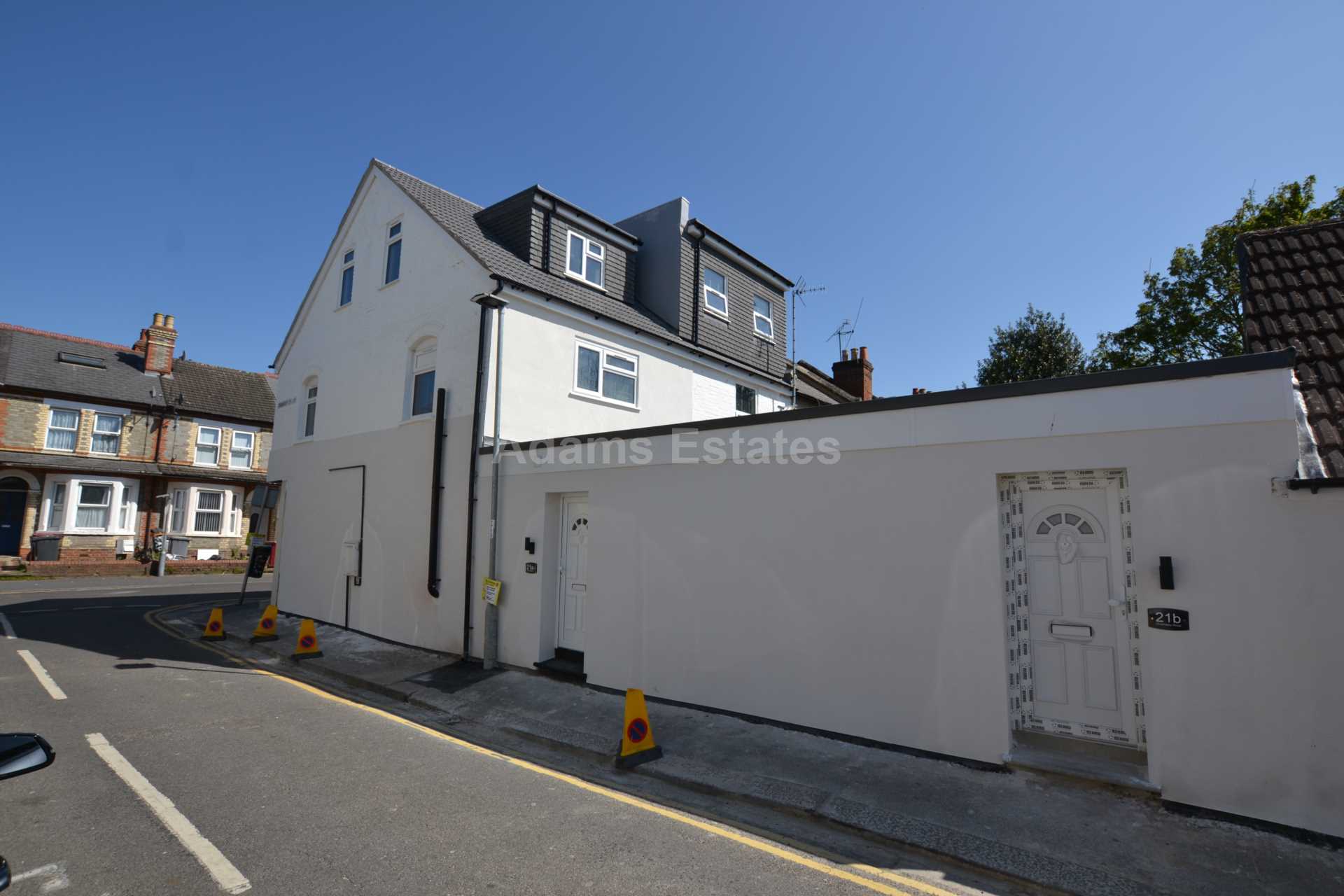 3 bed 1st Floor Flat for rent in Reading. From Student Holmes - University Office