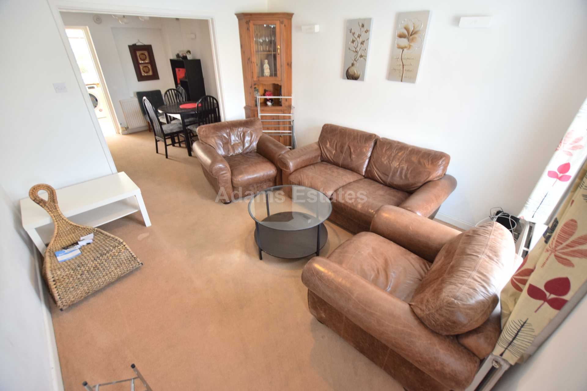 3 bed Mid Terraced House for rent in Reading. From Student Holmes - University Office 3 bed Mid Terraced House for rent in Reading. From Student Holmes - University Office