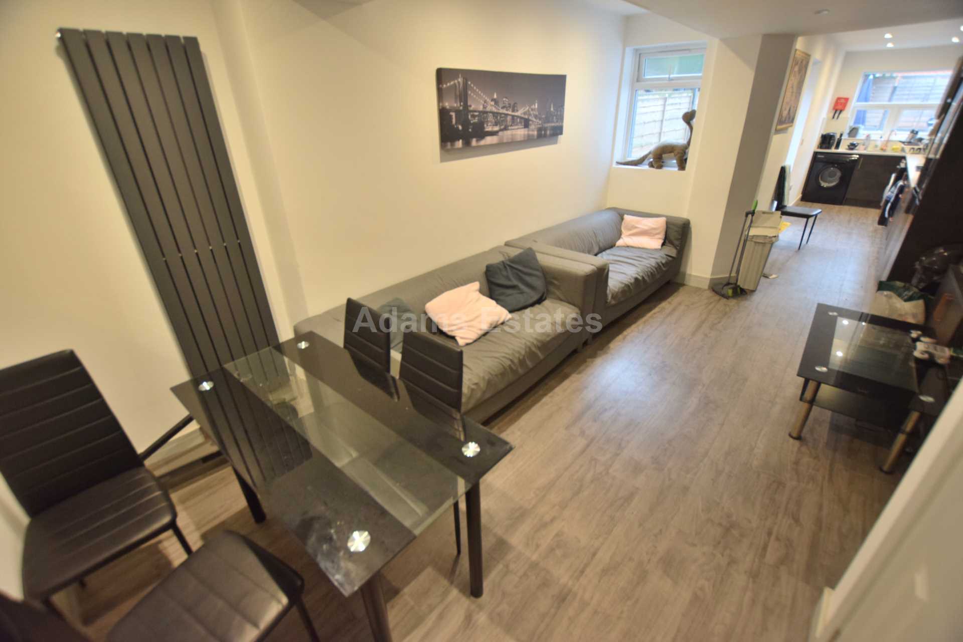 6 bed Mid Terraced House for rent in Reading. From Student Holmes - University Office