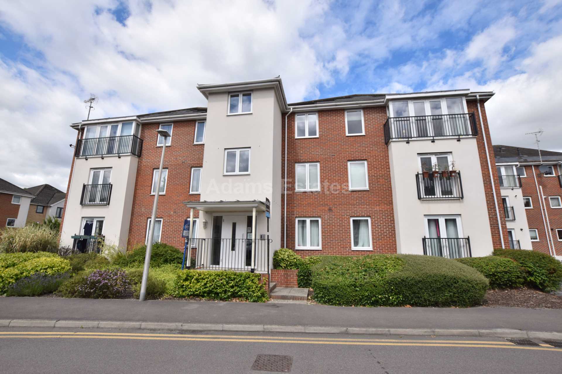 2 bed Apartment for rent in Reading. From Student Holmes - University Office