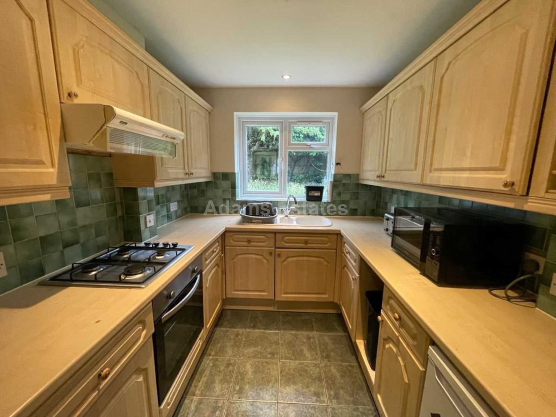 6 bed Semi Detached for rent in Reading. From Student Holmes - University Office