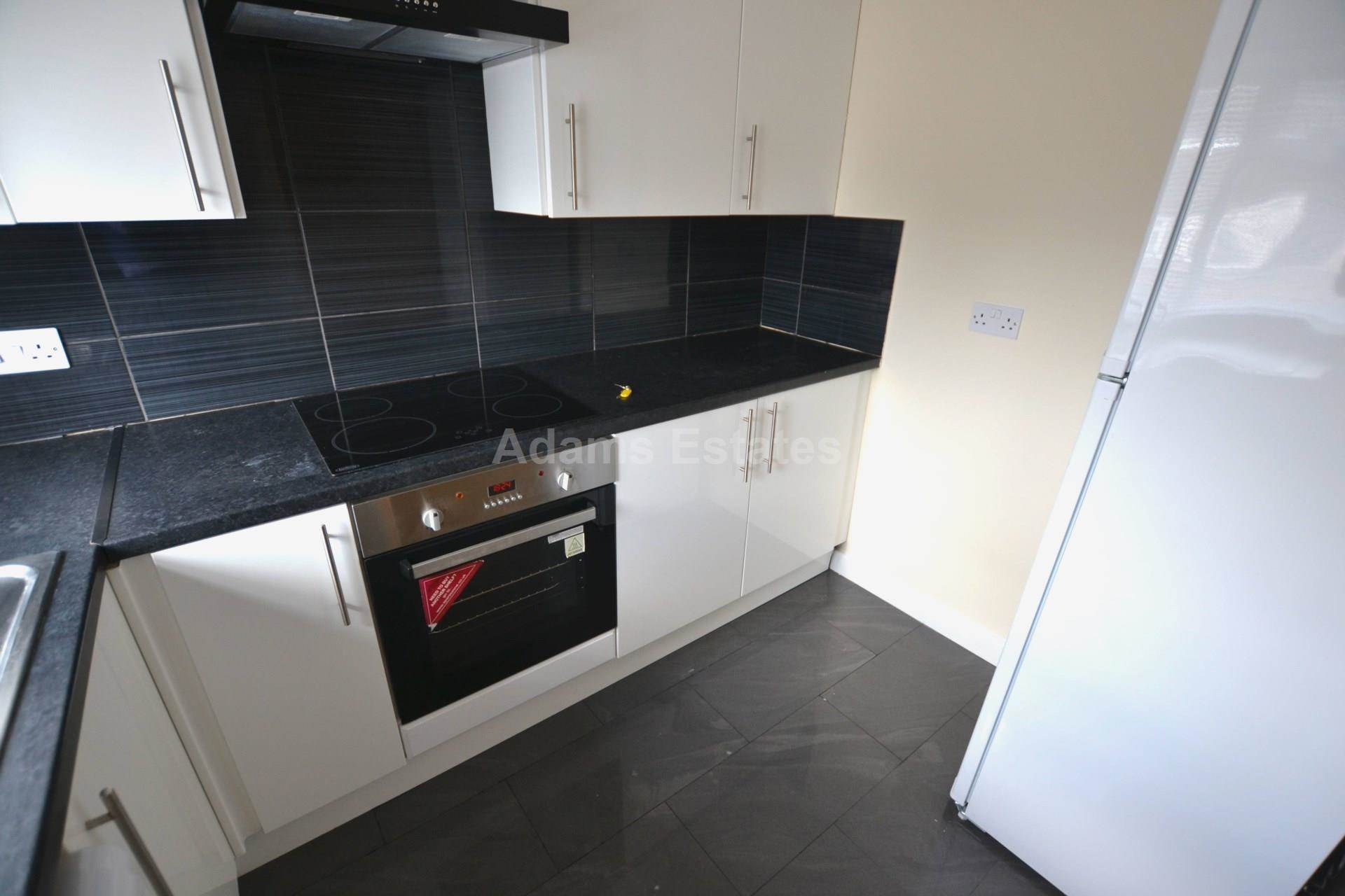 2 bed 1st Floor Flat for rent in Reading. From Student Holmes - University Office