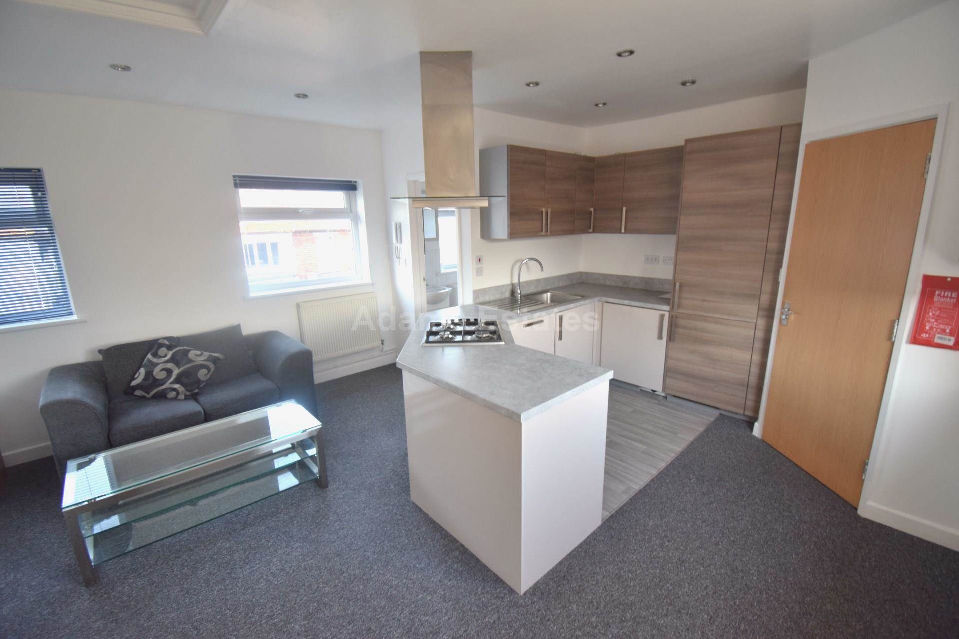 2 bed 1st Floor Flat for rent in Reading. From Student Holmes - University Office