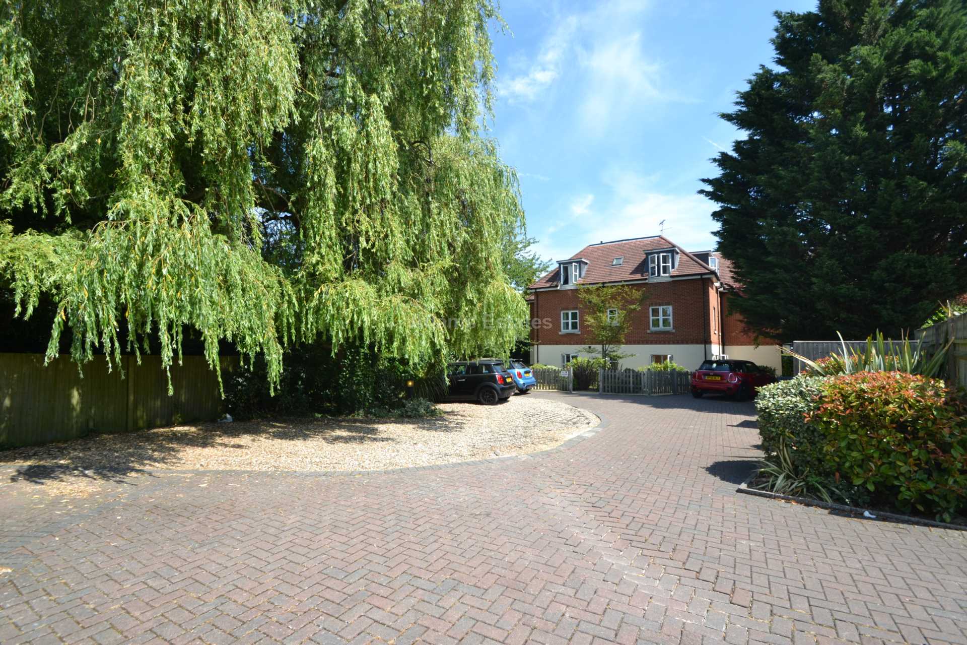 2 bed 1st Floor Flat for rent in Reading. From Student Holmes - University Office 2 bed 1st Floor Flat for rent in Reading. From Student Holmes - University Office