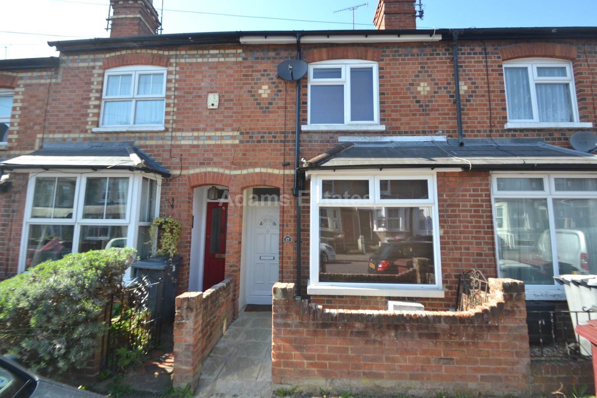 3 bed Mid Terraced House for rent in Reading. From Student Holmes - University Office