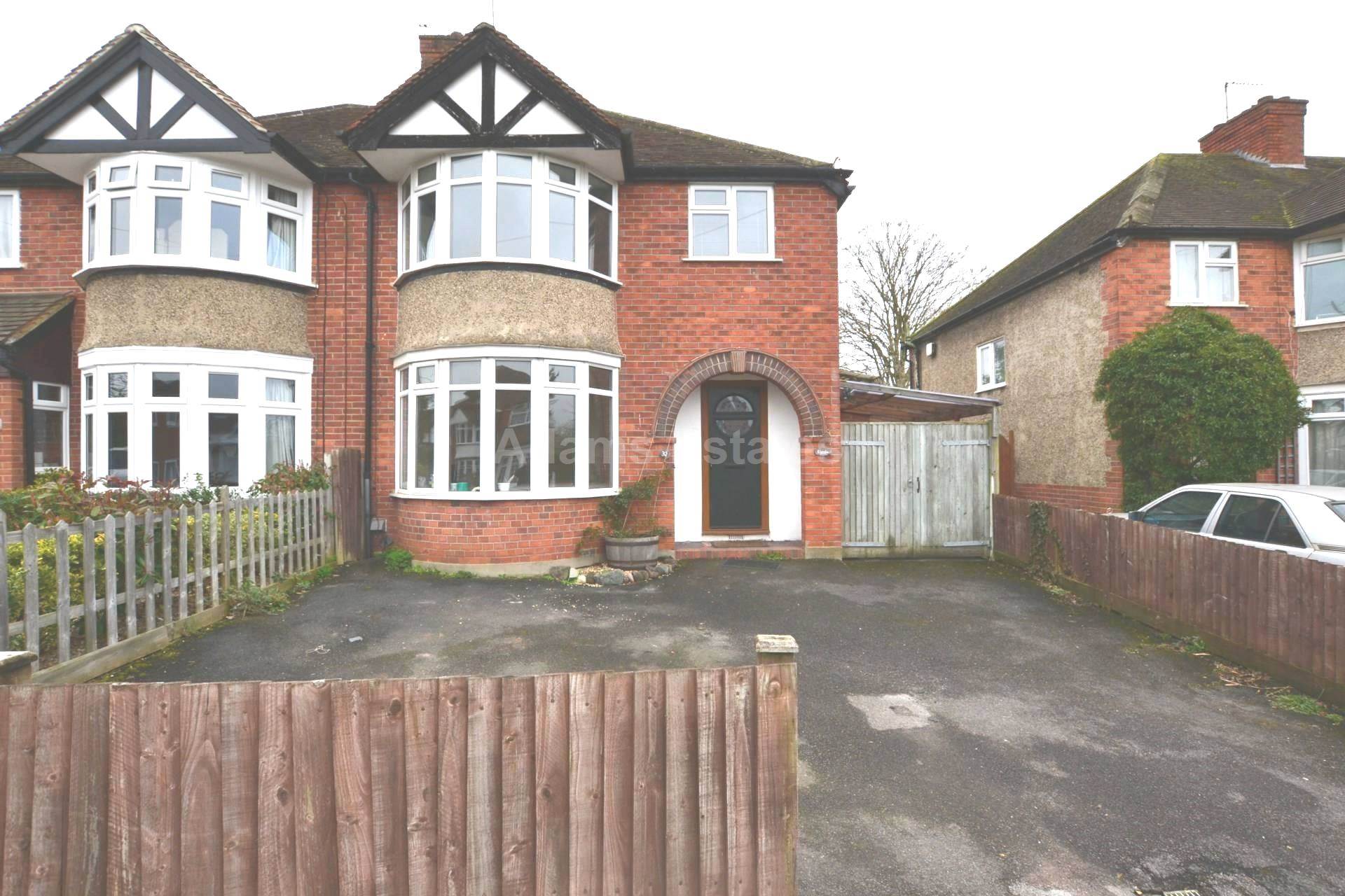 1 bed Studio for rent in Woodley. From Student Holmes - University Office 1 bed Studio for rent in Woodley. From Student Holmes - University Office