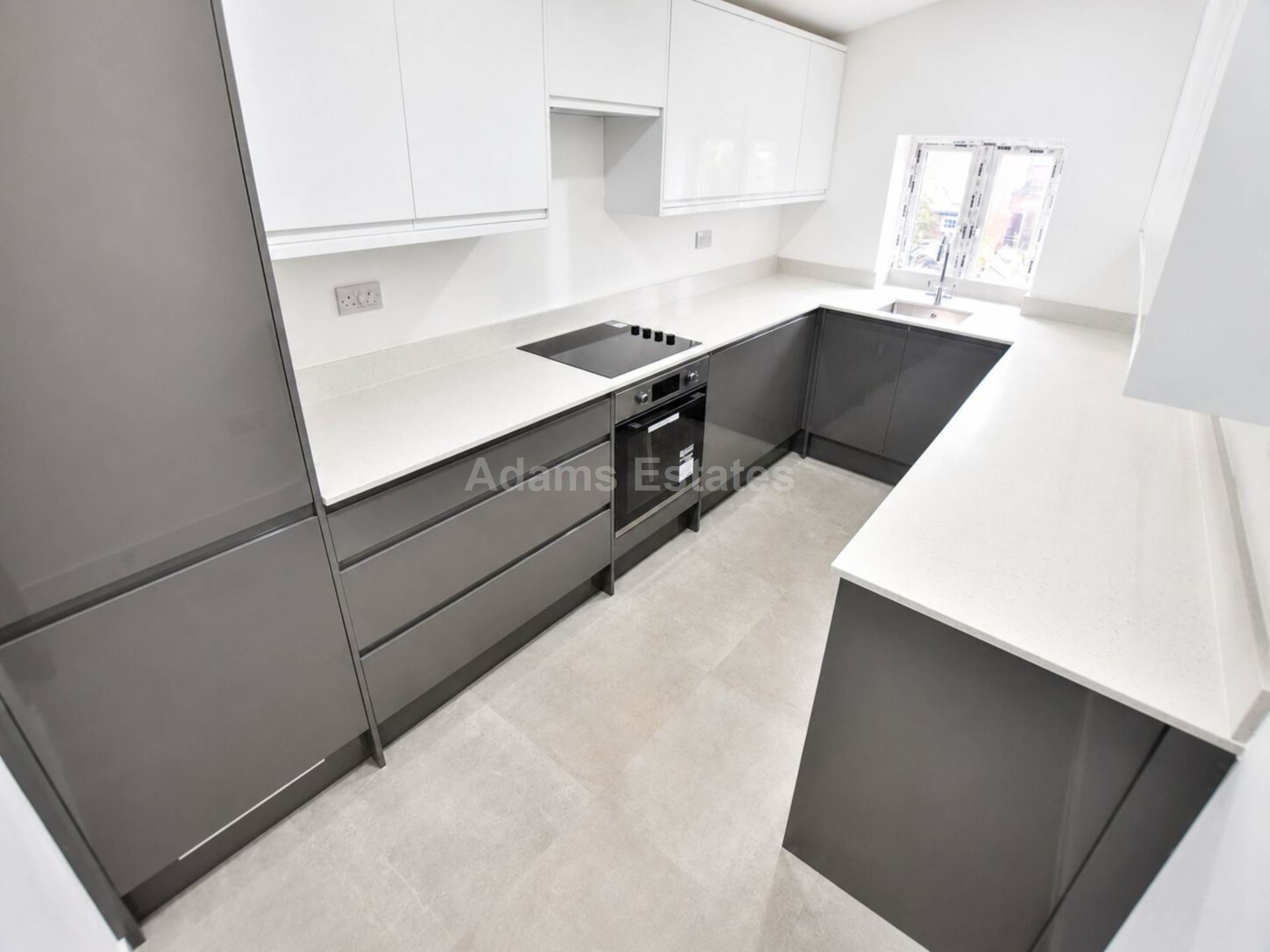 2 bed 1st Floor Flat for rent in Reading. From Student Holmes - University Office