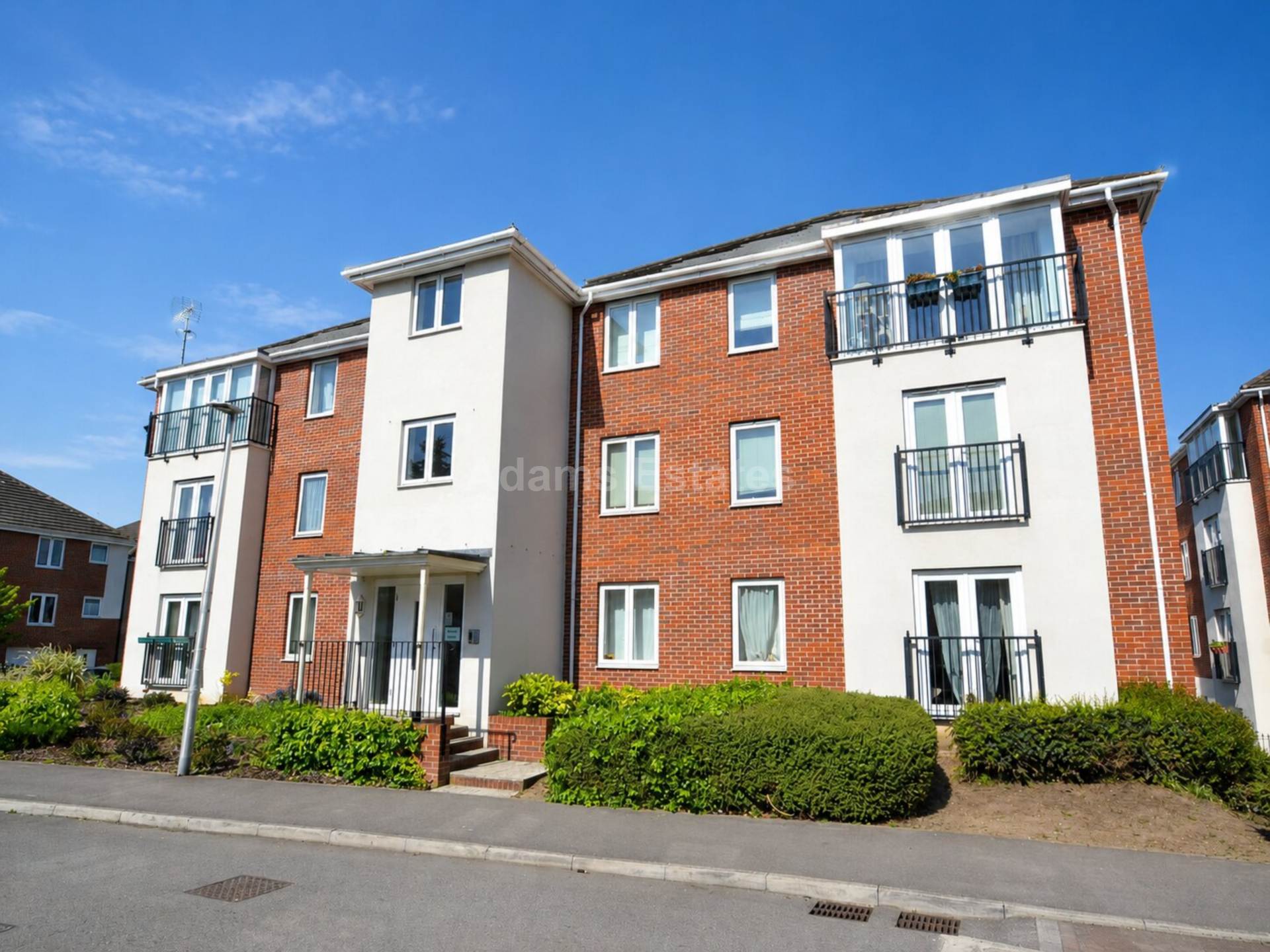 2 bed Apartment for rent in Reading. From Student Holmes - University Office