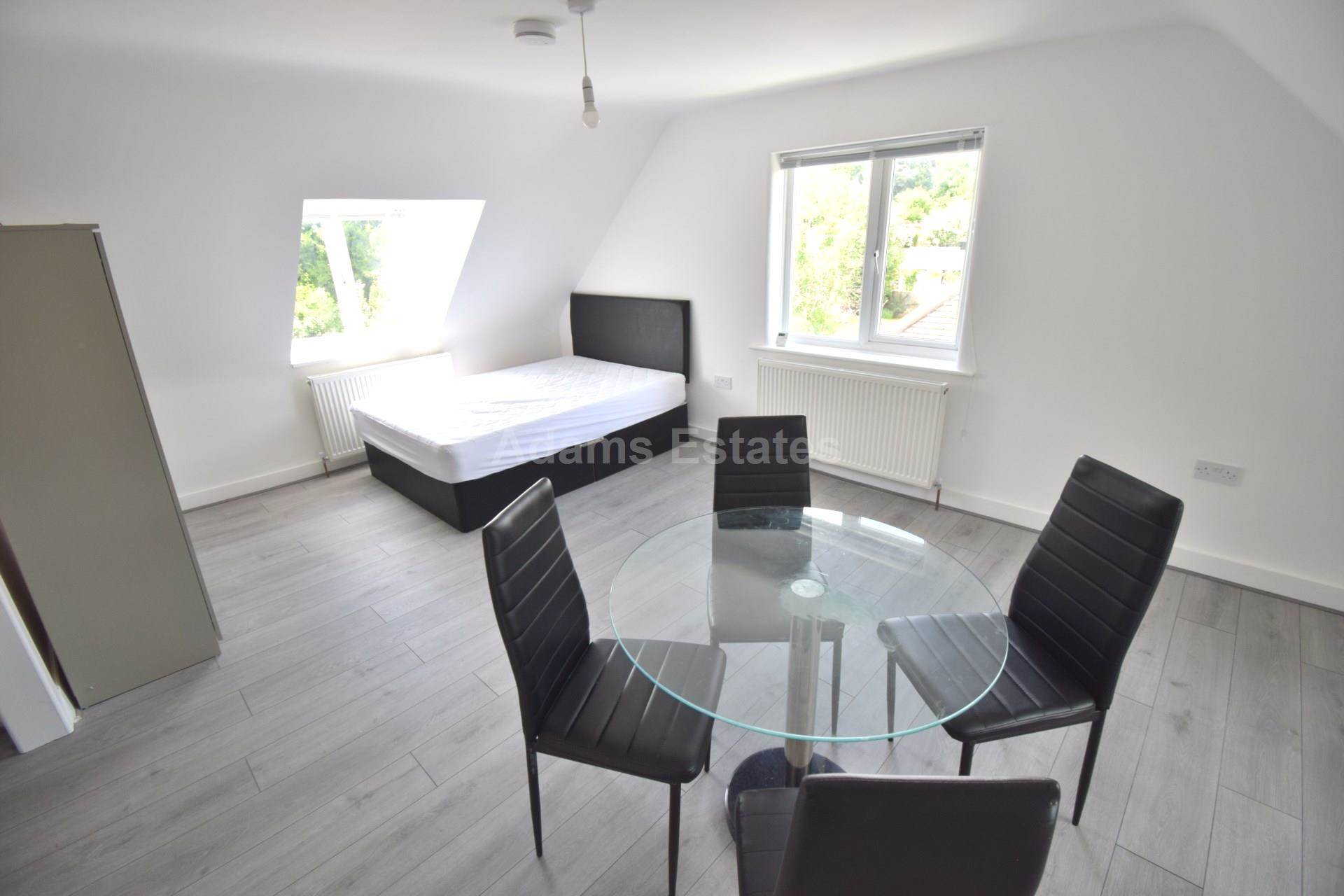 1 bed Studio for rent in Reading. From Student Holmes - University Office 1 bed Studio for rent in Reading. From Student Holmes - University Office