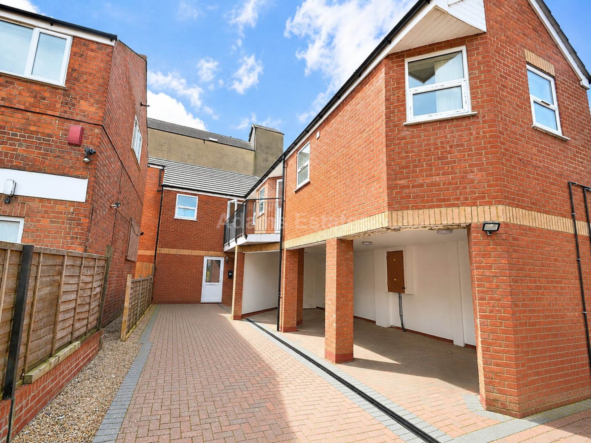 2 bed Apartment for rent in Reading. From Student Holmes - University Office