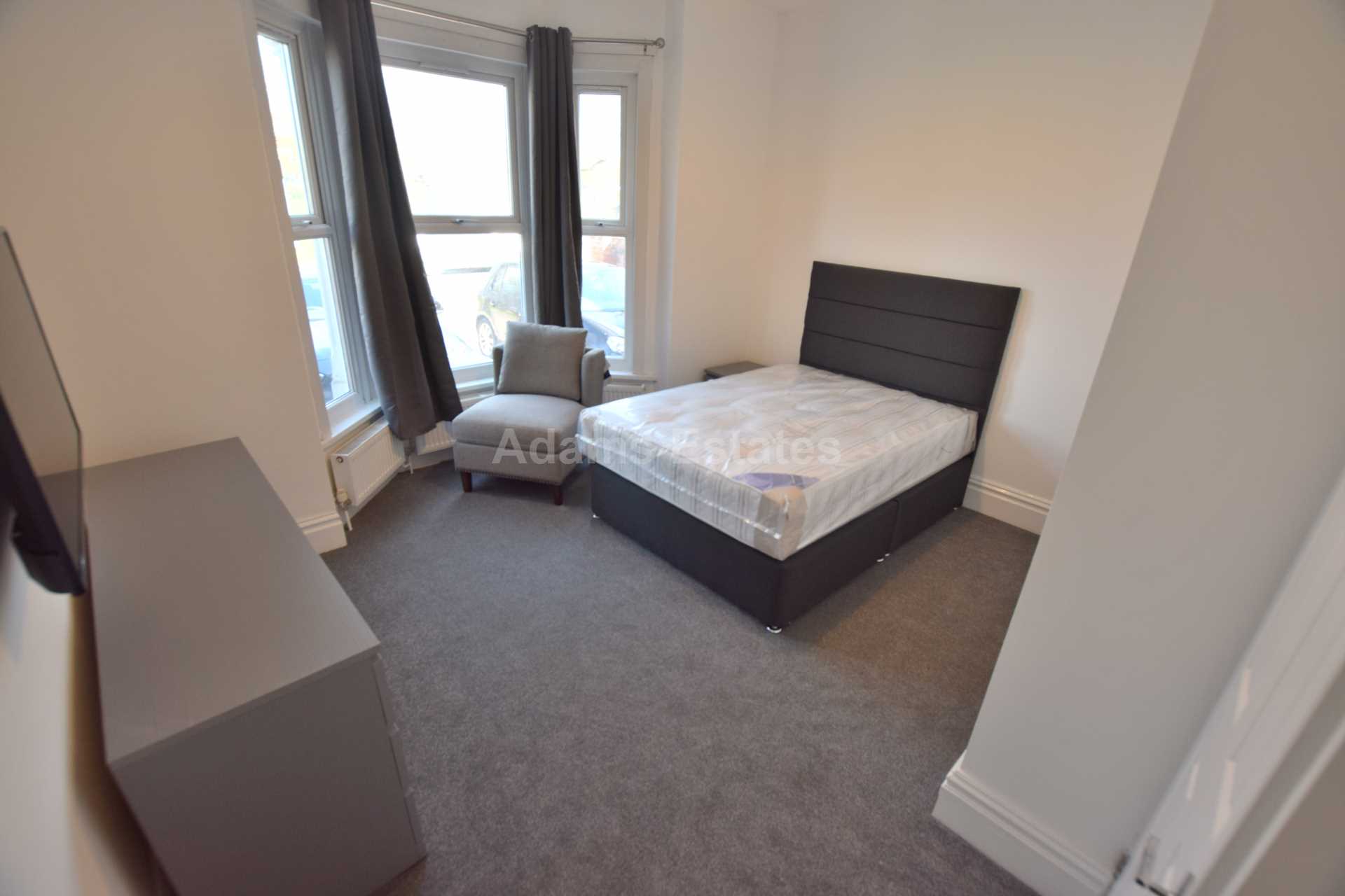 1 bed House Share for rent in Woodley. From Student Holmes - University Office 1 bed House Share for rent in Woodley. From Student Holmes - University Office
