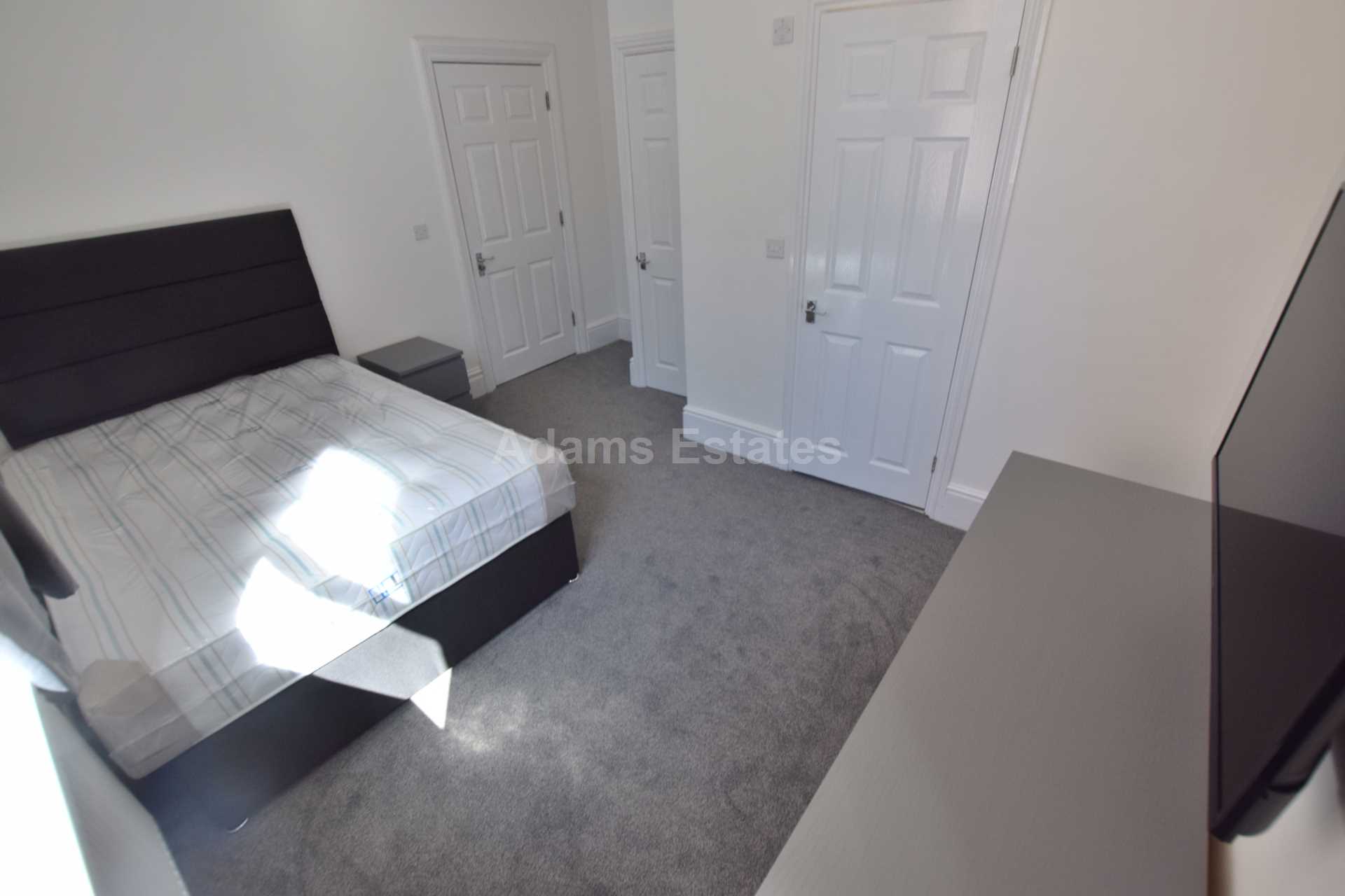 1 bed House Share for rent in Reading. From Student Holmes - University Office 1 bed House Share for rent in Reading. From Student Holmes - University Office