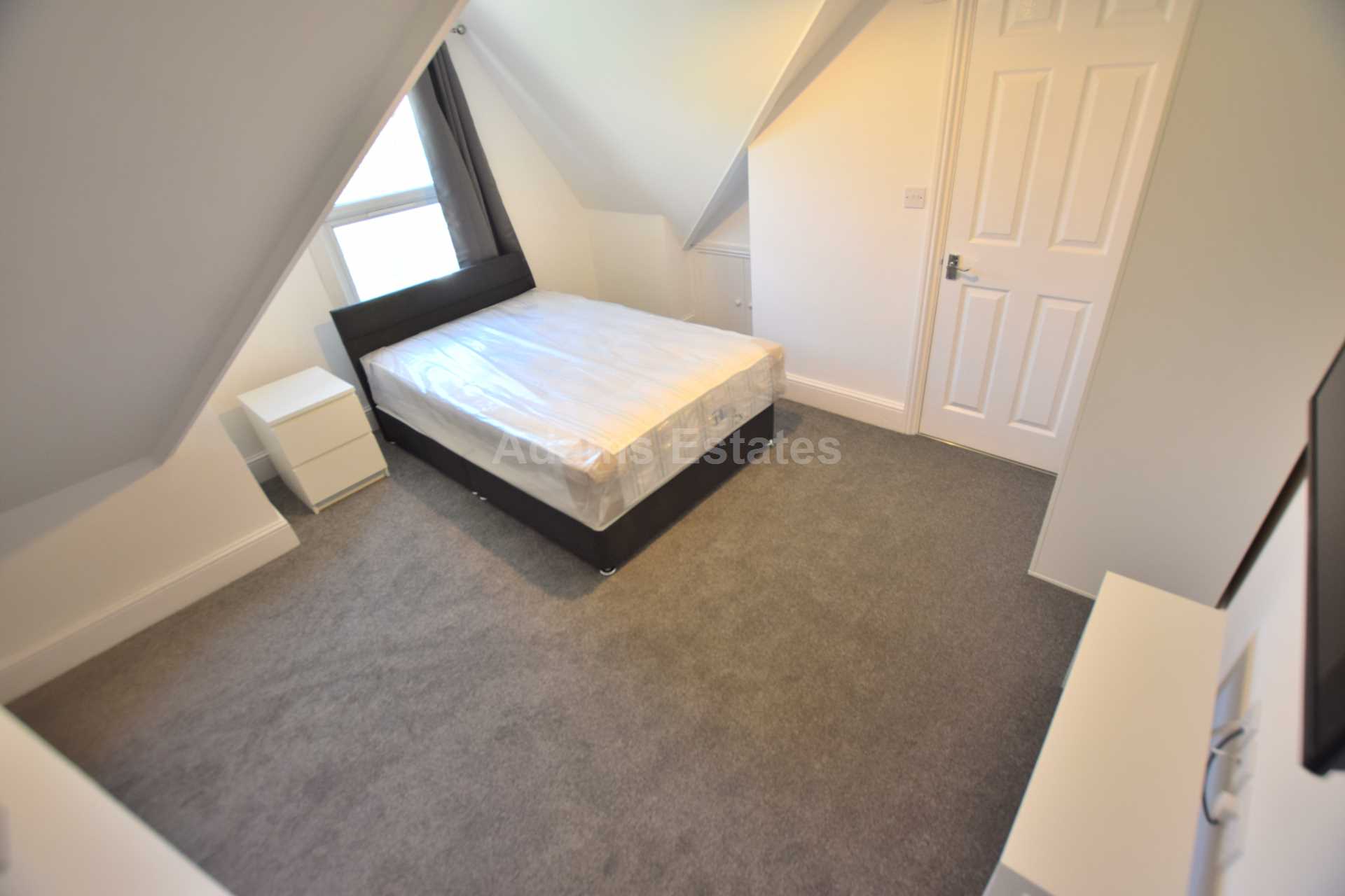 1 bed House Share for rent in Reading. From Student Holmes - University Office