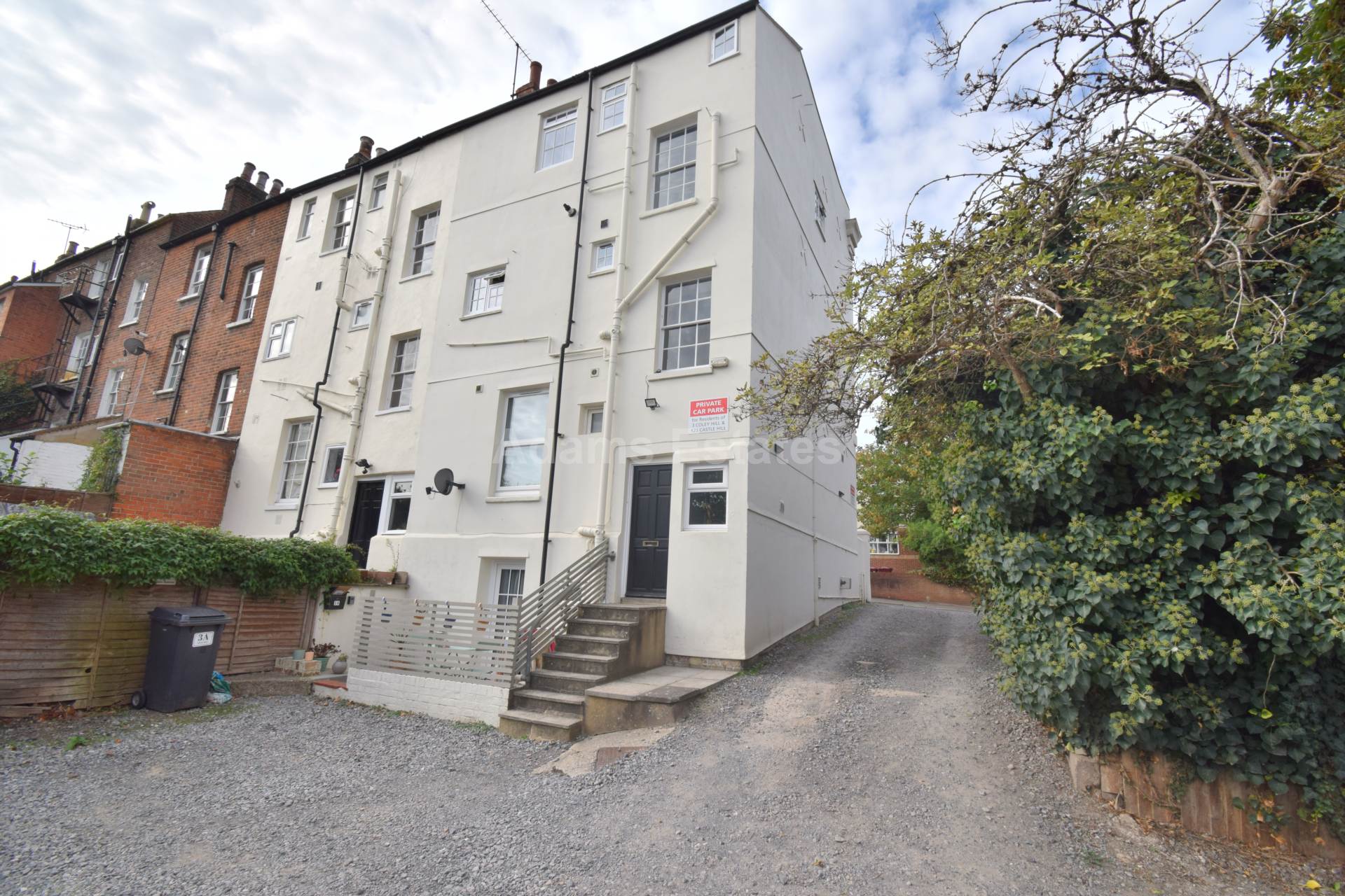 1 bed 1st Floor Flat for rent in Reading. From Student Holmes - University Office