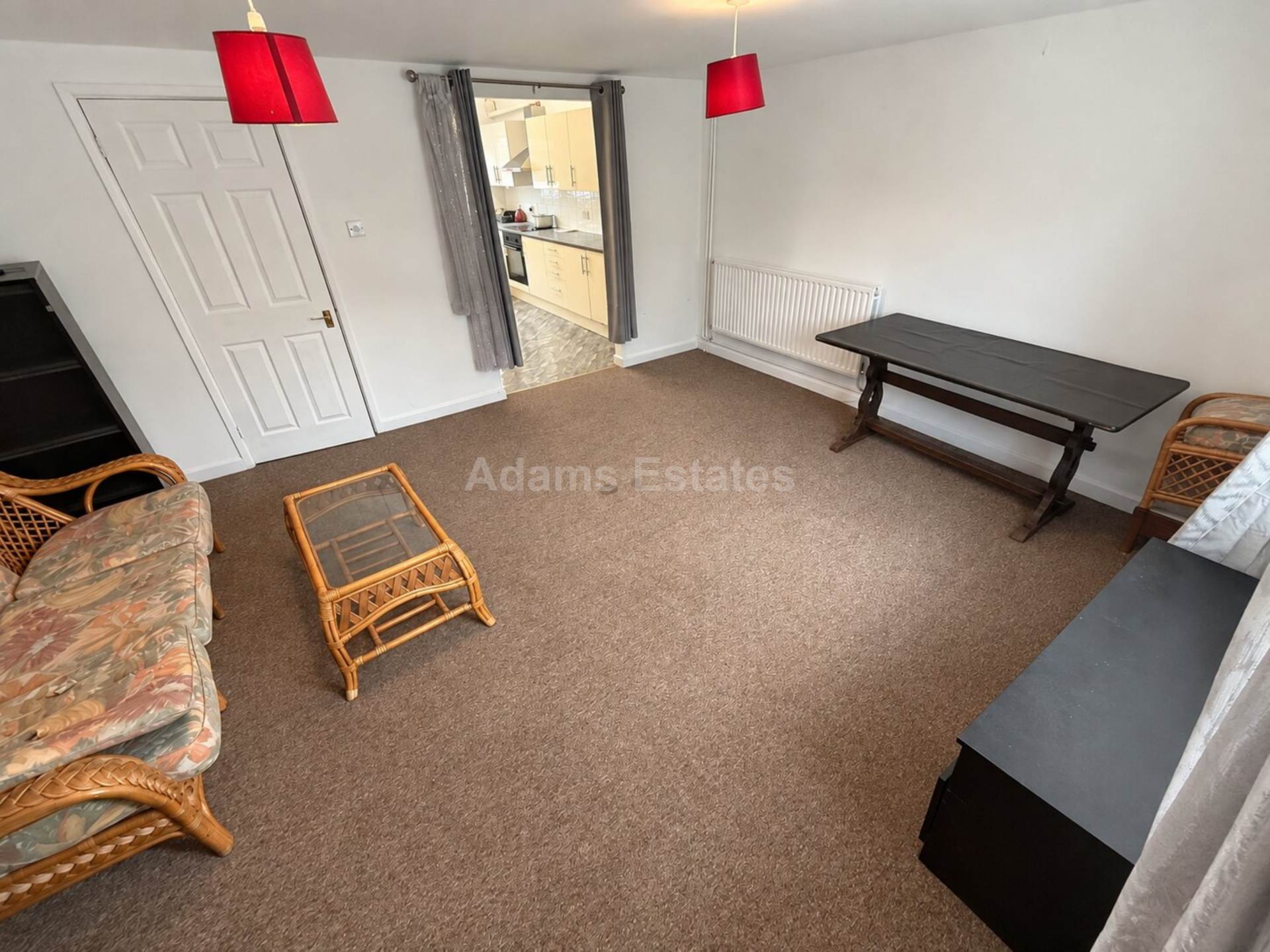 3 bed 1st Floor Flat for rent in Reading. From Student Holmes - University Office