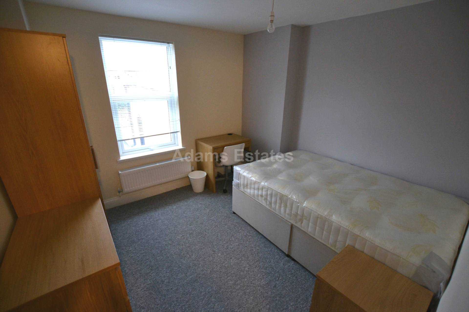 4 bed Mid Terraced House for rent in Reading. From Student Holmes - University Office 4 bed Mid Terraced House for rent in Reading. From Student Holmes - University Office