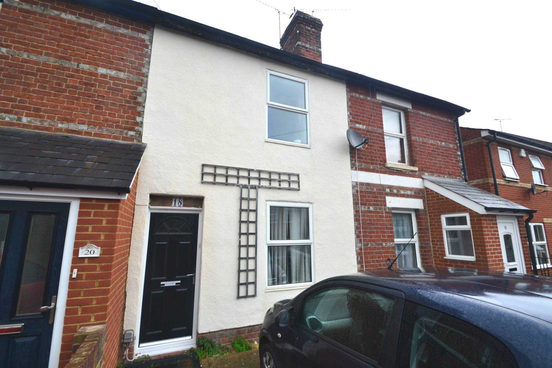 3 bed Mid Terraced House for rent in Reading. From Student Holmes - University Office