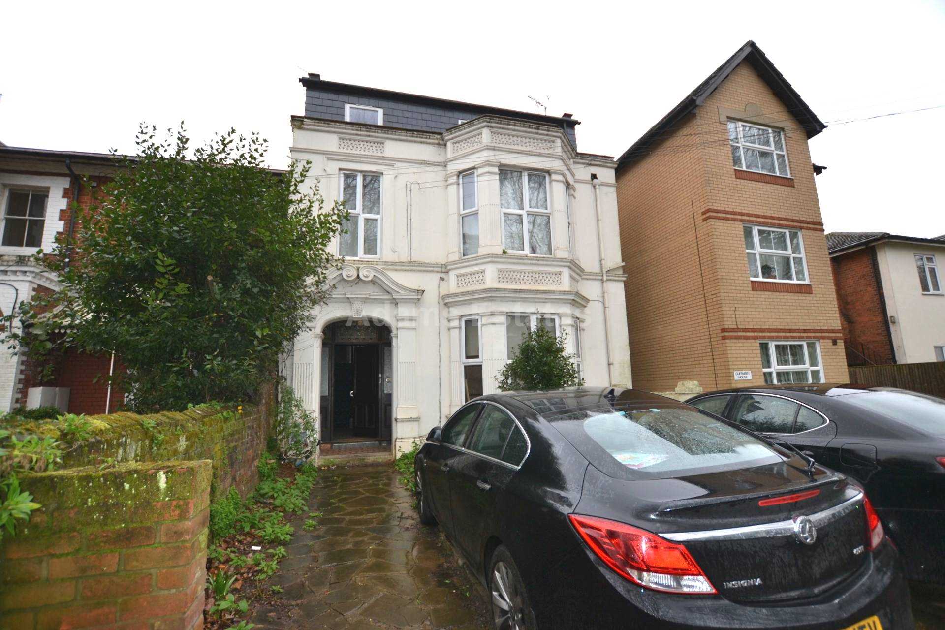 2 bed 1st Floor Flat for rent in Reading. From Student Holmes - University Office