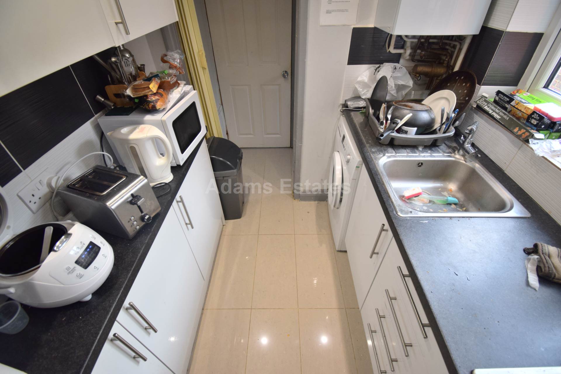 3 bed Mid Terraced House for rent in Reading. From Student Holmes - University Office