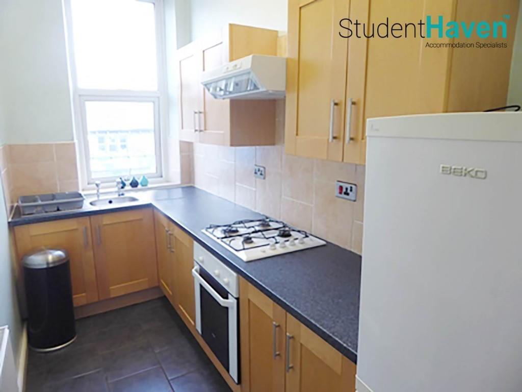 2 bed Mid Terraced House for rent in Huddersfield. From Student Haven - Huddersfield