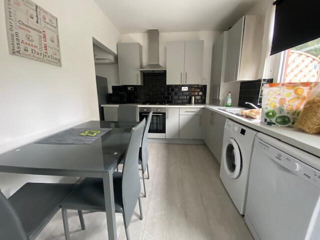 3 bed Mid Terraced House for rent in Netherton. From Student Haven - Huddersfield 3 bed Mid Terraced House for rent in Netherton. From Student Haven - Huddersfield