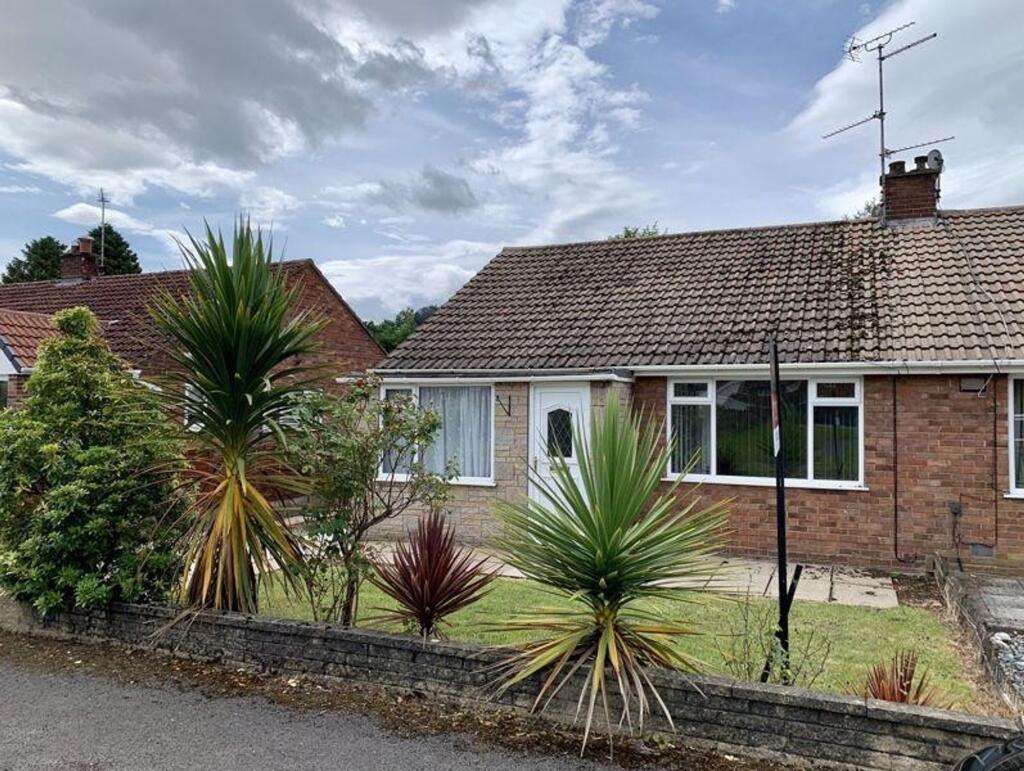 2 bed Semi-detached bungalow for rent in Congleton. From Chris Hamriding Lettings & Estates - Congleton