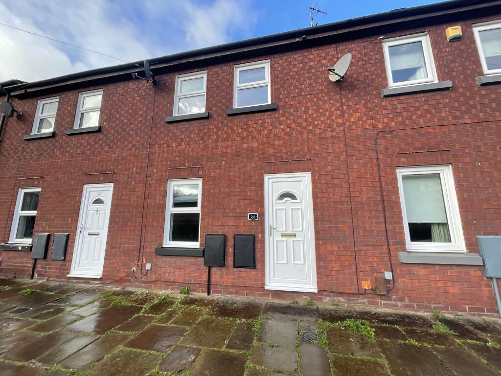2 bed Mid Terraced House for rent in Macclesfield. From Chris Hamriding Lettings & Estates - Congleton