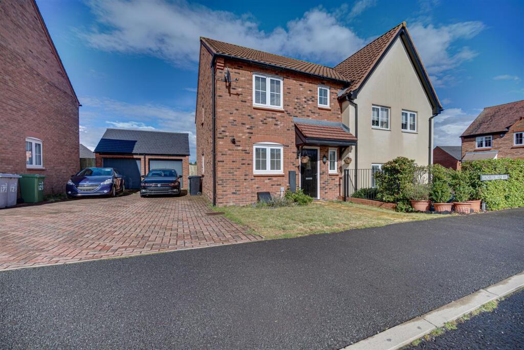 3 bed Detached for rent in Congleton. From Chris Hamriding Lettings & Estates - Congleton 3 bed Detached for rent in Congleton. From Chris Hamriding Lettings & Estates - Congleton