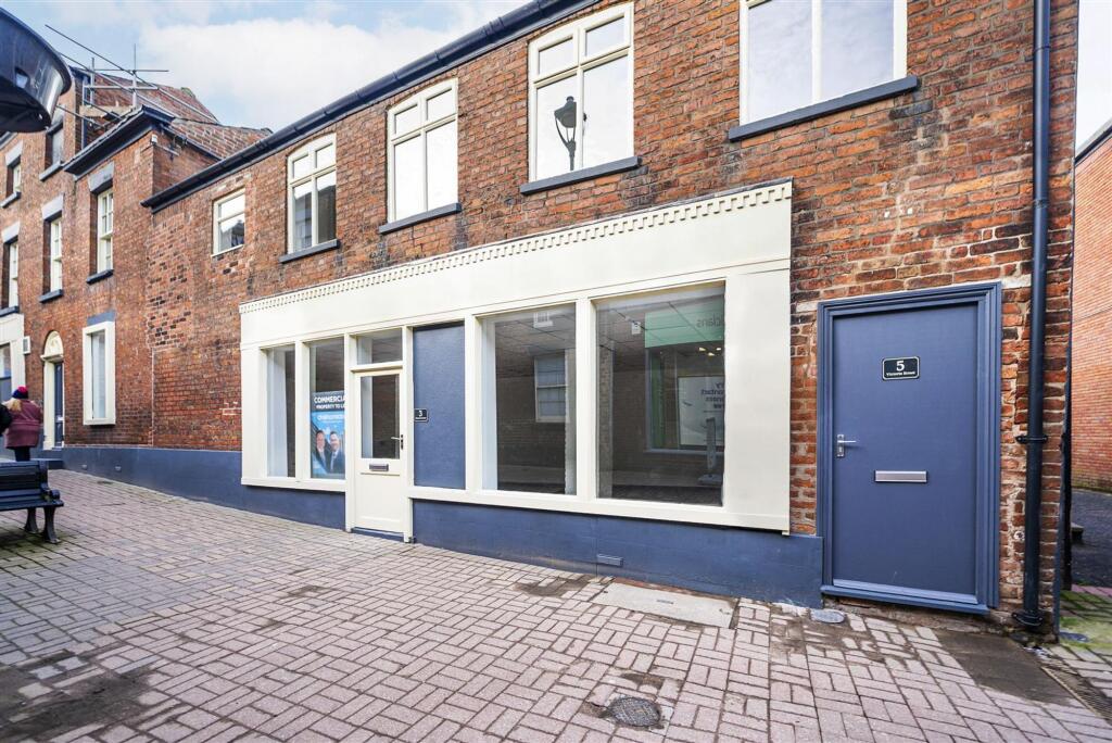 1 bed 1st Floor Flat for rent in Congleton. From Chris Hamriding Lettings & Estates - Congleton
