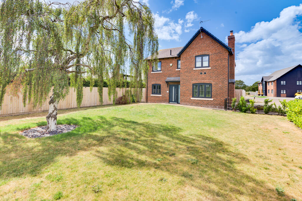 4 bed Detached for rent in Middlewich. From Chris Hamriding Lettings & Estates - Congleton 4 bed Detached for rent in Middlewich. From Chris Hamriding Lettings & Estates - Congleton
