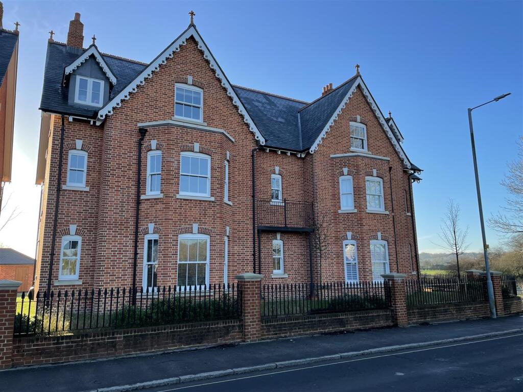 2 bed Apartment for rent in Wimborne Minster. From Abbey Estates - Bournemouth
