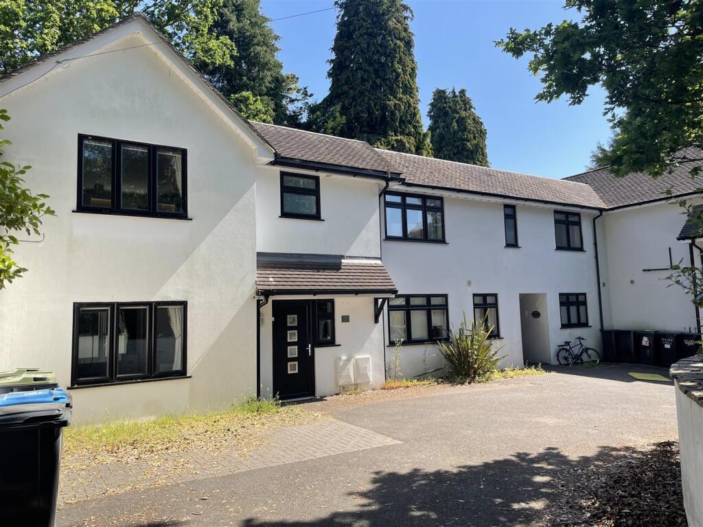 3 bed Link detached for rent in Bournemouth. From Abbey Estates - Bournemouth