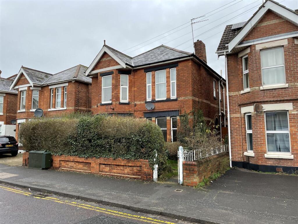 2 bed 1st Floor Flat for rent in Bournemouth. From Abbey Estates - Bournemouth