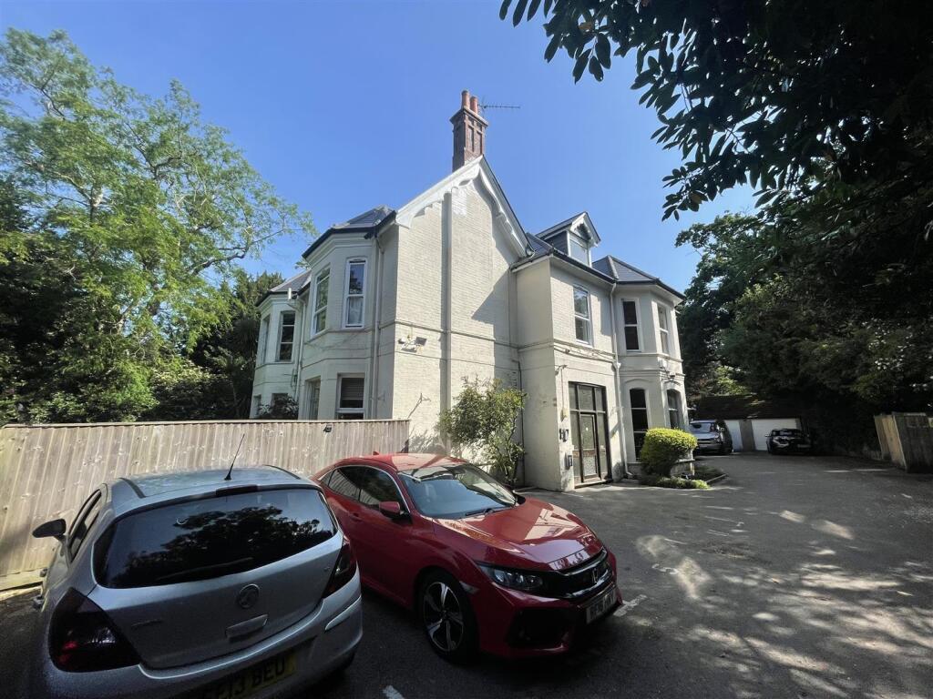 1 bed 1st Floor Flat for rent in Bournemouth. From Abbey Estates - Bournemouth