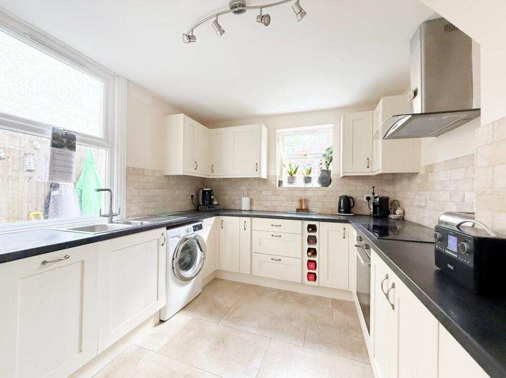 3 bed Mid Terraced House for rent in Aldershot. From Belvoir - Aldershot