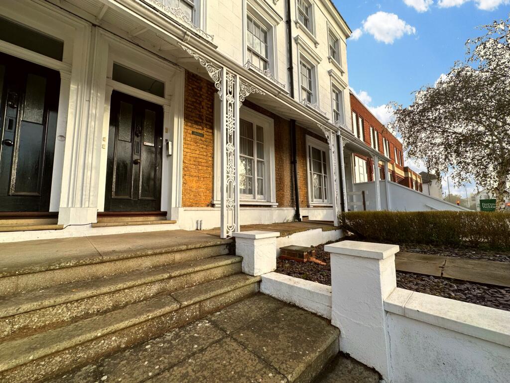 3 bed 1st Floor Flat for rent in Farnham. From Belvoir - Aldershot