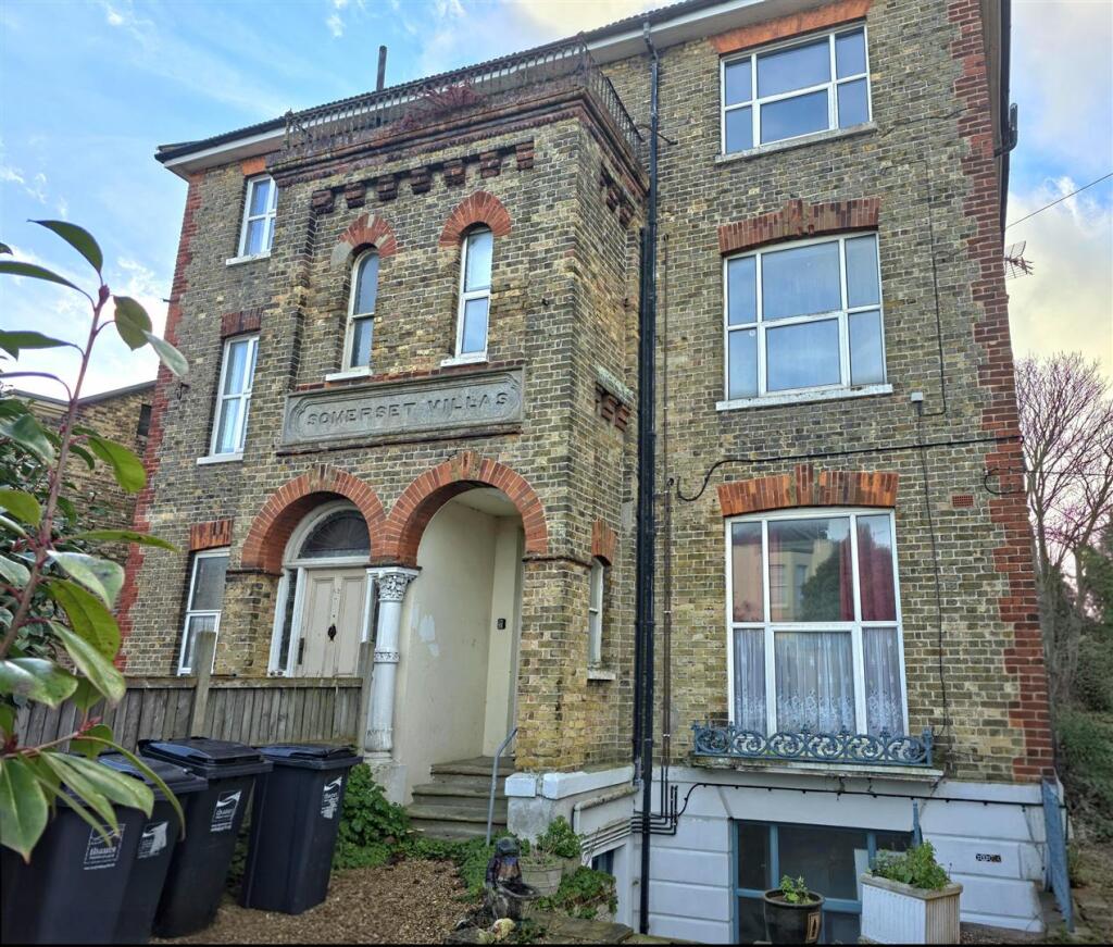 2 bed 1st Floor Flat for rent in Margate. From Lovetts Property Services - Cliftonville