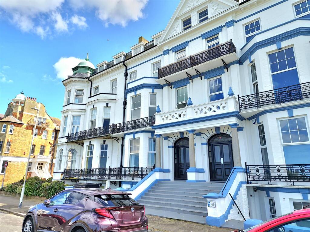2 bed 1st Floor Flat for rent in Margate. From Lovetts Property Services - Cliftonville