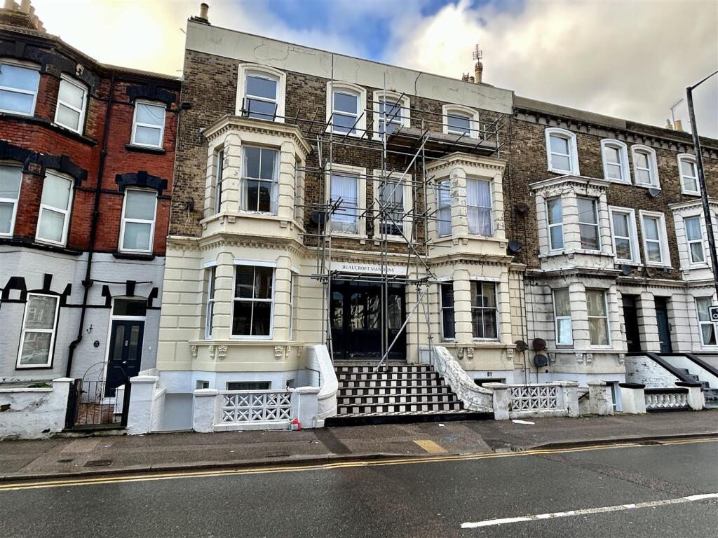2 bed House (unspecified) for rent in Margate. From Lovetts Property Services - Cliftonville